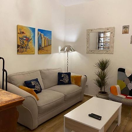 Charmante Maison Avec Exterieur A Deux Pas Des Remparts 艾格-莫尔特 外观 照片